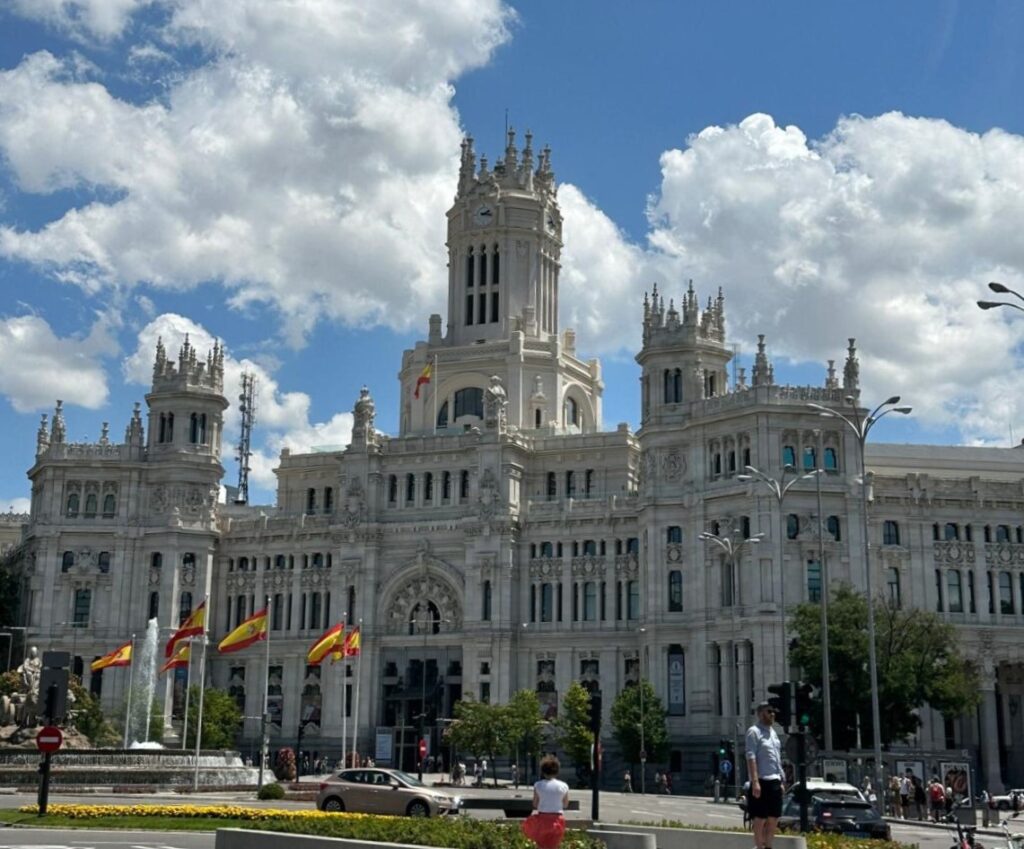 Places to visit in Madrid - Plaza de cibeles